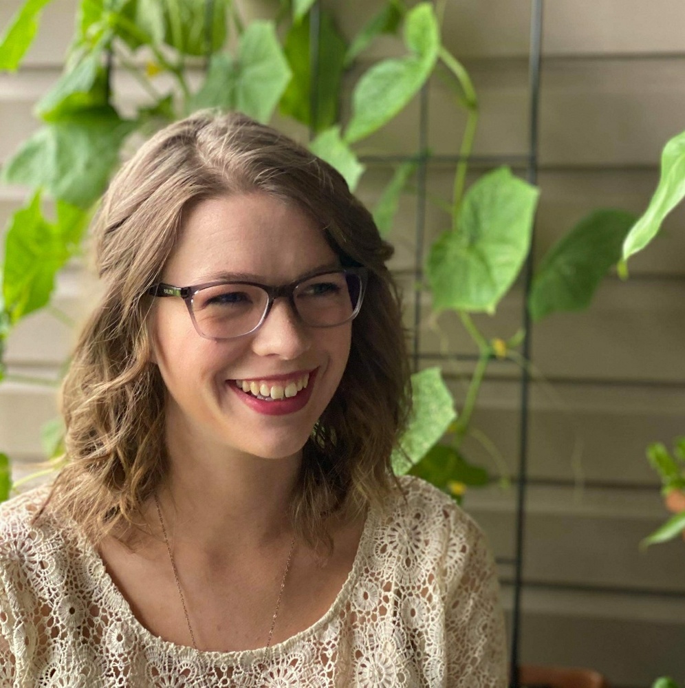 Meet your Posher, Lara